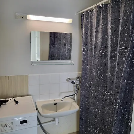 Kotimaailma - Kolmio Kotkasta * Kotka